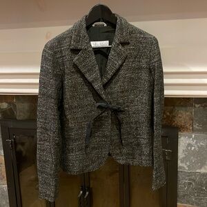 MaxMara BLAZER in black tweed wool-blend. Size 10. Made in Italy. Black bow tie.